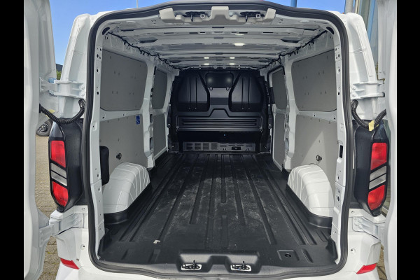 Ford Transit Custom 300 2.0 TDCI L2H1 Limited Nieuw | 136pk | Trekhaak | Climate control | LED koplampen | Stoelverwarming | Uit voorraad leverbaar!