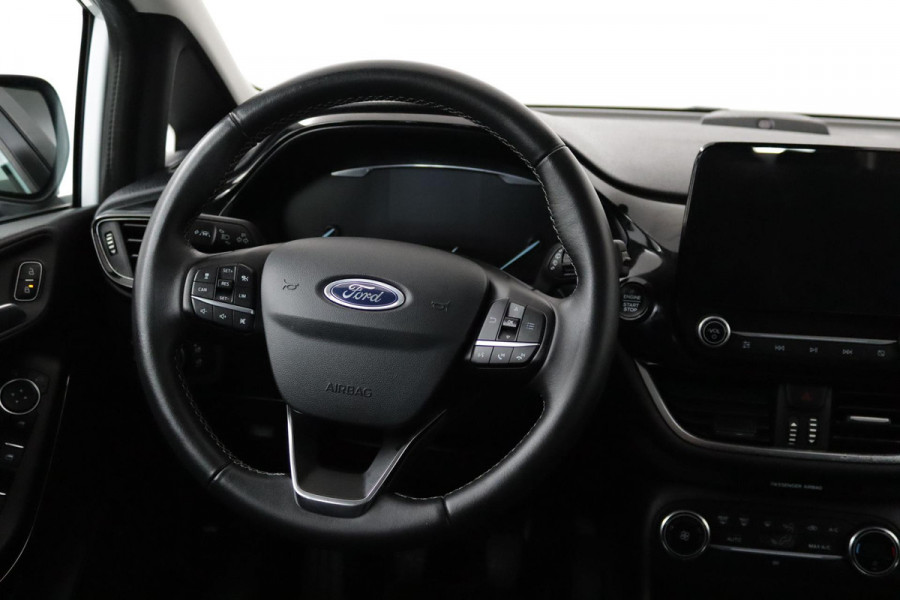Ford Fiesta 1.0 EcoBoost Titanium (CAMERA, NAVIGATIE, PDC, ADAPTIVE CRUISE, NL-AUTO, GOED ONDERHOUDEN, 1e EIGENAAR)