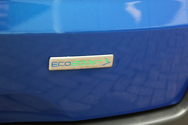Ford EcoSport 1.0 EcoBoost Titanium, 125pk , Hoge zit Climate control , Cruise control , Trekhaak , LM velgen Dag rijverlichting , parkeersensoren achter , R-Wiel.