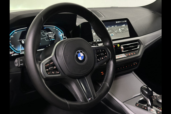 BMW 3 Serie Touring 330e Sportline Plug In Hybrid PHEV | Adaptive Cruise | Trekhaak af Fabriek | Live Cockpit | Apple Carplay | Camera | Stoelverwarming |