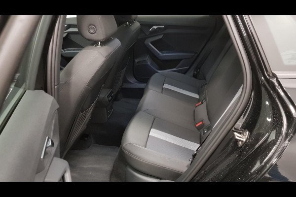Audi A3 Sportback 30 TFSI S-tronic Advanced | Navigatie | Climate Control | Adaptive Cruise Control | DAB | Led | Electrisch bedienbare achterklep | Elektrisch verstelbare stoel | Virtual Cockpit