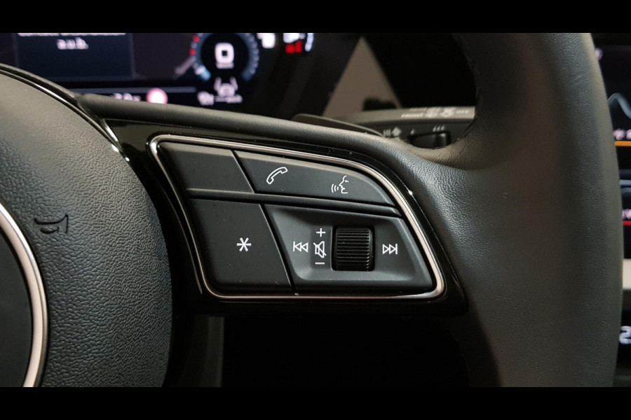 Audi A3 Sportback 30 TFSI S-tronic Advanced | Navigatie | Climate Control | Adaptive Cruise Control | DAB | Led | Electrisch bedienbare achterklep | Elektrisch verstelbare stoel | Virtual Cockpit