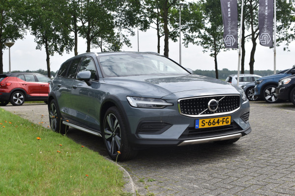 Volvo V60 Cross Country B5 Mild Hybrid AWD 265PK Automaat Plus | ACC | H&K | BLIS | Trekhaak | Leder | 360"Camera | 19"LMV | Stoelverwarming |