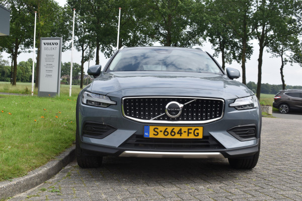 Volvo V60 Cross Country B5 Mild Hybrid AWD 265PK Automaat Plus | ACC | H&K | BLIS | Trekhaak | Leder | 360"Camera | 19"LMV | Stoelverwarming |