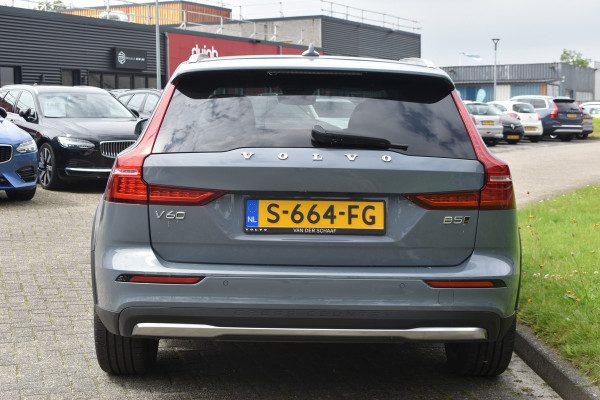 Volvo V60 Cross Country B5 Mild Hybrid AWD 265PK Automaat Plus | ACC | H&K | BLIS | Trekhaak | Leder | 360"Camera | 19"LMV | Stoelverwarming |