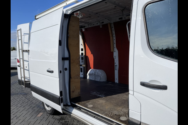 Renault Master 2.3 dCi 150 PK / L2H2 / TREKHAAK / IMPERIAAL / AIRCO / CRUISE / NAVI / 3-ZITS