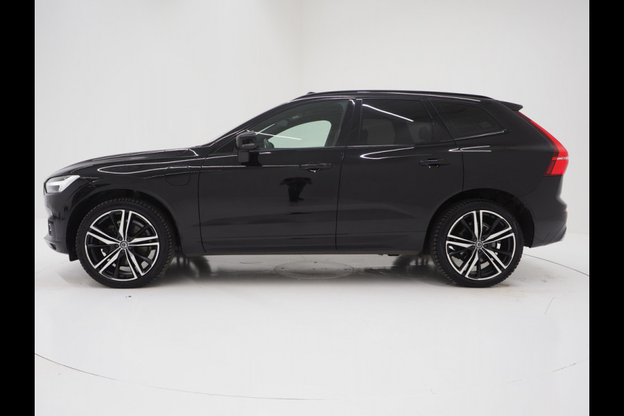 Volvo XC60 2.0 Recharge T6 AWD R-Design Black | Panoramadak | Pilot Assist | Harman Kardon | 360 | Trekhaak