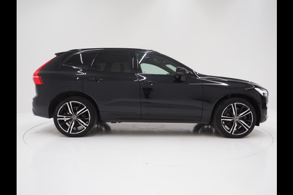 Volvo XC60 2.0 Recharge T6 AWD R-Design Black | Panoramadak | Pilot Assist | Harman Kardon | 360 | Trekhaak