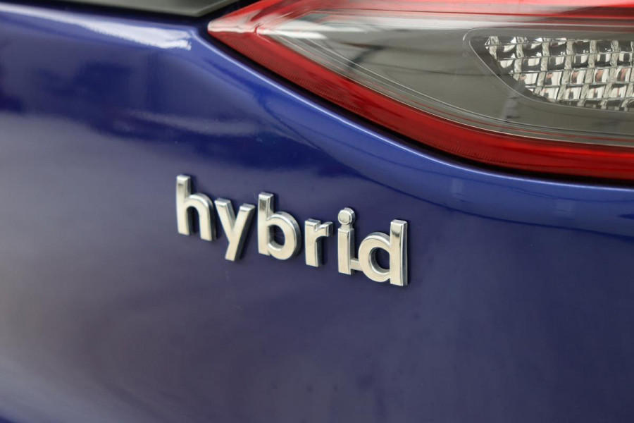 Hyundai IONIQ 1.6 GDi Hybrid i-Motion | 33.000km NAP | 1e eigenaar | Carplay | Camera | DAB+ | Climate control | Cruise control