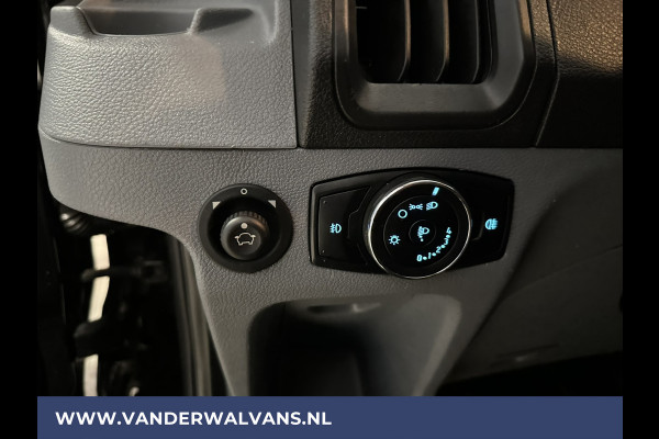 Ford Transit 2.0 TDCI L2H2 Euro6 Airco | Cruisecontrol | 2800kg Trekhaak | Verwarmde voorruit Parkeersensoren, Bijrijdersbank