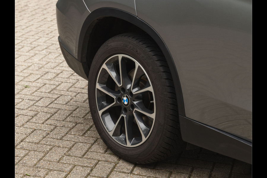 BMW X5 xDrive40d - Pano - ACC - Harman Kardon - Head-up - Comfortzetels - Softclose - Trekhaak