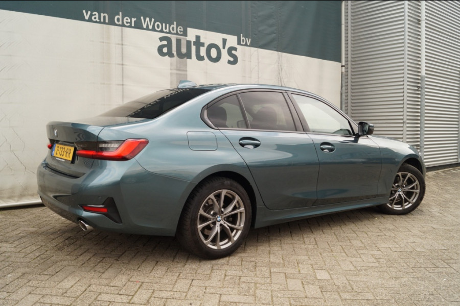 BMW 3-serie 316d Automaat Sportline Edition -LEER-LED-ECC-