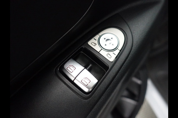Mercedes-Benz Vito 111 CDI Lang AMG Night Edtion 3 pers I Design Leder interieur I | Camera I Lane assist I Kastinrichting