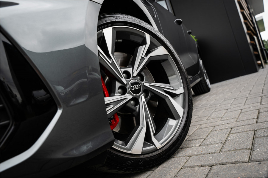 Audi A3 Sportback 45 TFSI e S edition Competition - 2x S-Line l Black-Line l Daytona grijs