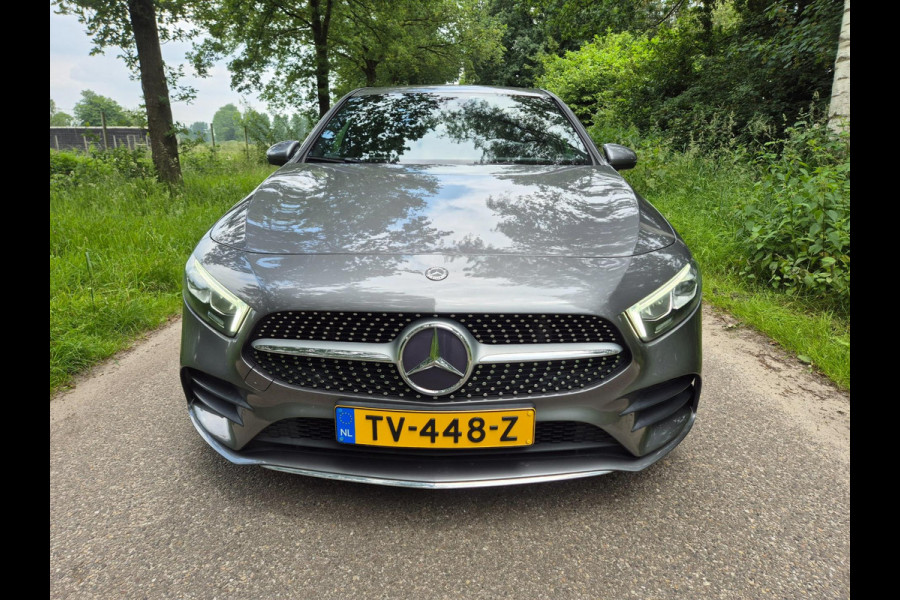 Mercedes-Benz A-Klasse 200 Business AMG automaat sfeerverlichting.