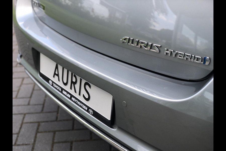 Toyota Auris 1.8 Hybrid Executive | Panoramadak, 17inch, Half Leer, Stoelvewarming, Parkeersensoren, Keyless, Facelift, Navigatie