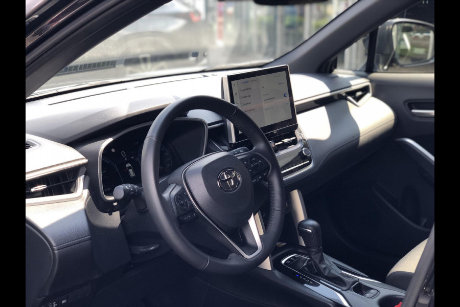Toyota Corolla Cross 2.0 High Power Hybrid First Edition | Parkeersensoren, Dodehoekherkenning, Stoel + Stuurverwarming, December 2022