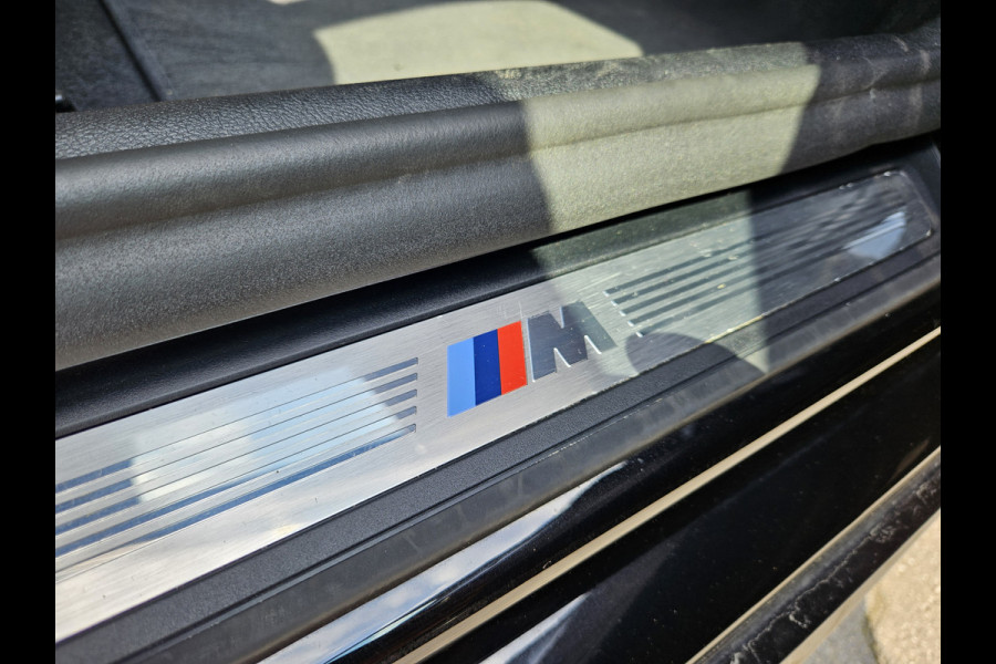 BMW 5 Serie Touring 530e xDrive M Sport 293pk Plug In Hybrid Dealer O.H PHEV | Panodak | Trekhaak af Fabriek | Adaptive Onderstel |  Luxe Lederen Comfortstoelen Memory | Harman Kardon | Camera | Apple Carplay | Navi Pro |