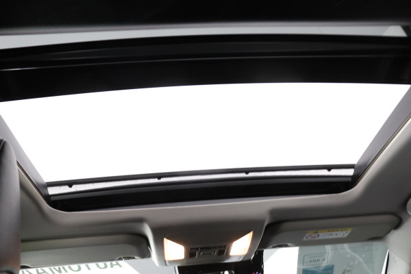 Toyota RAV4 2.5 Hybrid AWD Executive | Navigatie | Trekhaak | Panoramadak |