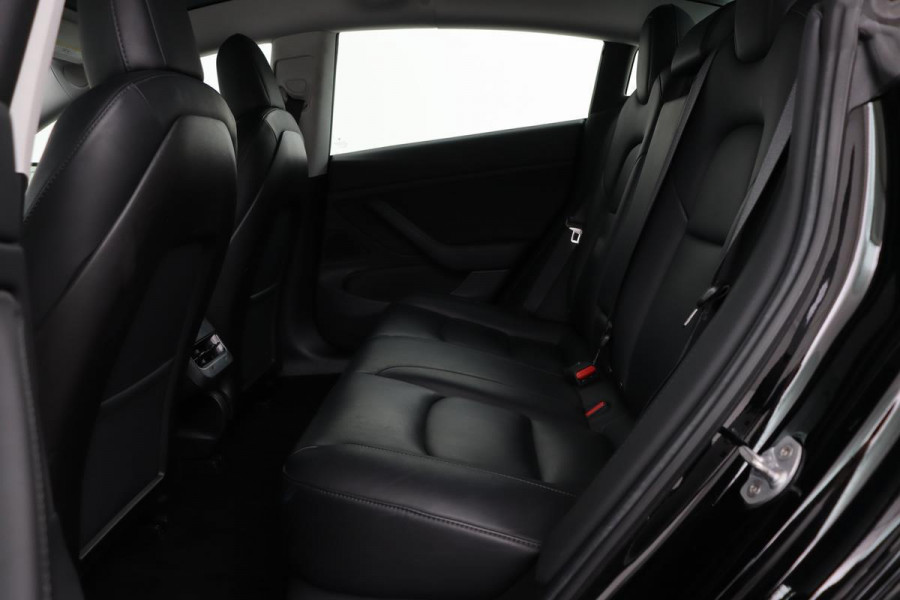 Tesla Model 3 Standard RWD Plus 60 kWh | Panoramadak | Autopilot | Leder | Stoelverwarming | Camera | Full LED | Navigatie