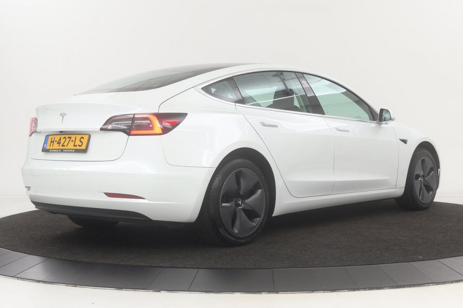Tesla Model 3 Standard RWD Plus 60kWh | Panoramadak | Autopilot | Leder | Stoelverwarming | Camera | Full LED | Navigatie
