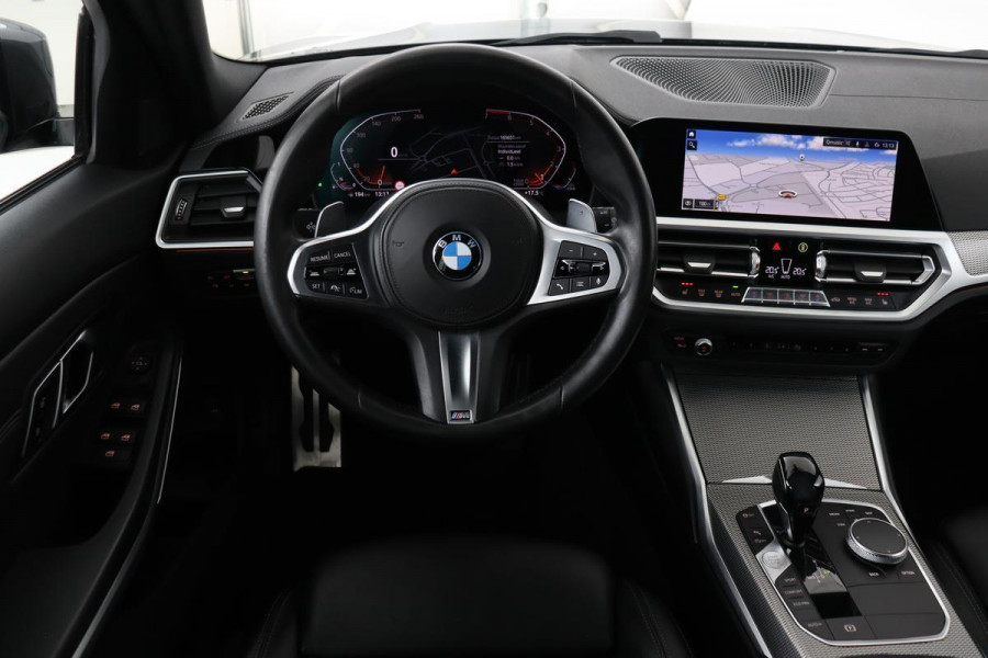 BMW 3-serie 330i High Executive | M-Sport | Adaptive cruise | Leder | Stoelverwarming | Carplay | Trekhaak | Camera | Navigatie | Full LED | Park Assist | Sfeerverlichting