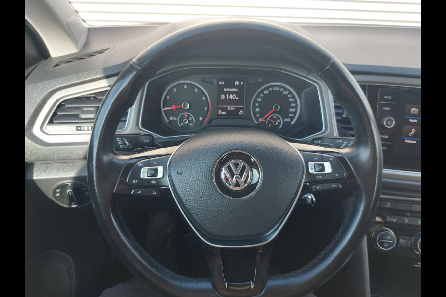 Volkswagen T-Roc 1.5 TSI Style Automaat,trekhaak, applecarplay/android/nav,airco,cruisecontrol,stoel/stuurverwarming,parkeersensoren,trekhaak