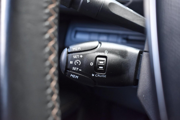Peugeot 5008 1.2 GT-Line Pano Leder Camera Massage Stoelen Keyless Entrey