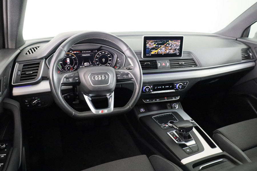 Audi Q5 55 TFSI e quattro Competition S-Line 367 pk S-tronic | Navigatie | Panoramadak | Parkeersensoren | Achteruitrijcamera | Adaptieve cruise control | S-Line |