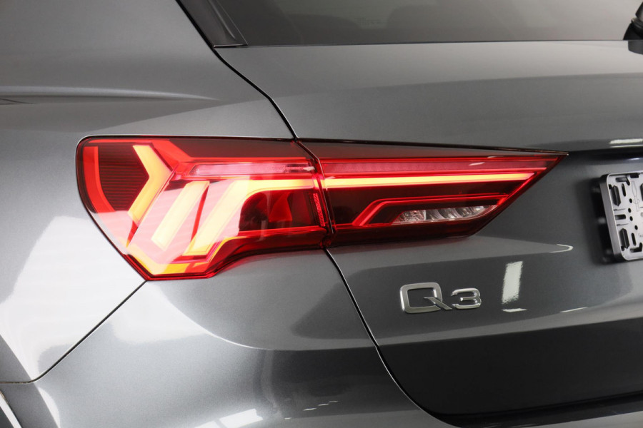Audi Q3 40 TFSI quattro S-Line 190 pk S-Tronic | Navigatie | Parkeersensoren | Matrix LED koplampen | Adaptieve cruise control | Lichtmetalen velgen 19" |
