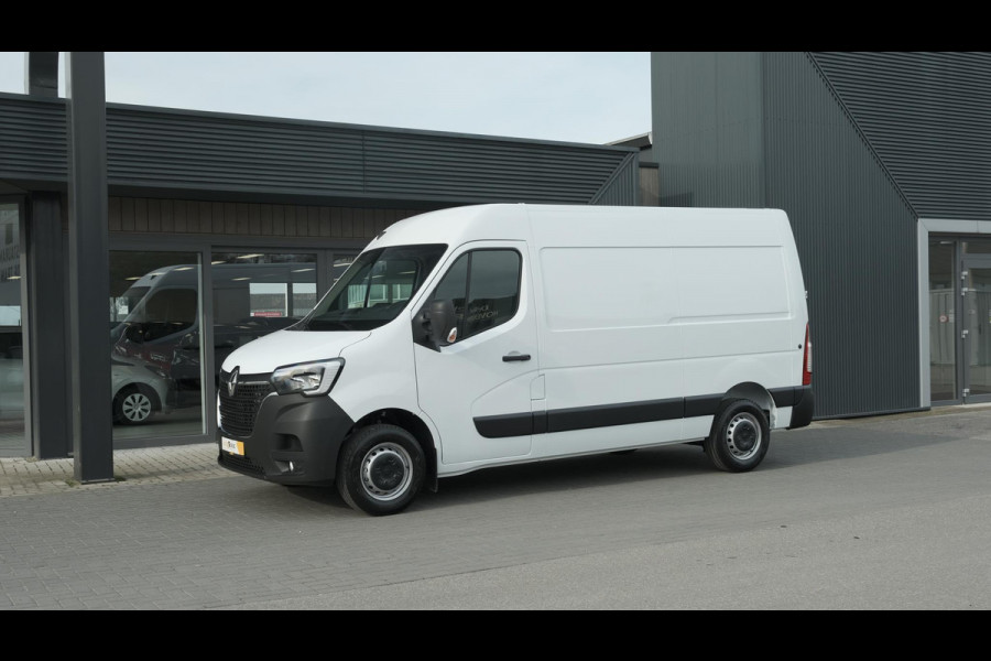 Renault Master T33 2.3 dCi 135 L2H2 Comfort | Eind Juli Leverbaar | Navigatie | Parkeersensoren | Airco | Cruise Control | Vloerplaat In Laadruimte