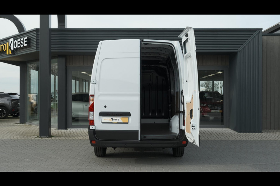 Renault Master T33 2.3 dCi 135 L2H2 Comfort | Eind Juli Leverbaar | Navigatie | Parkeersensoren | Airco | Cruise Control | Vloerplaat In Laadruimte