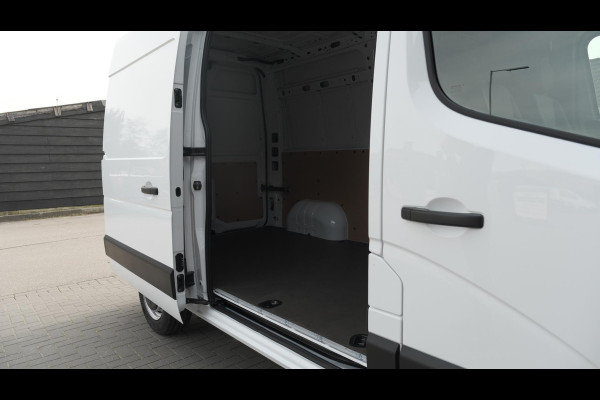 Renault Master T33 2.3 dCi 135 L2H2 Comfort | Eind Juli Leverbaar | Navigatie | Parkeersensoren | Airco | Cruise Control | Vloerplaat In Laadruimte