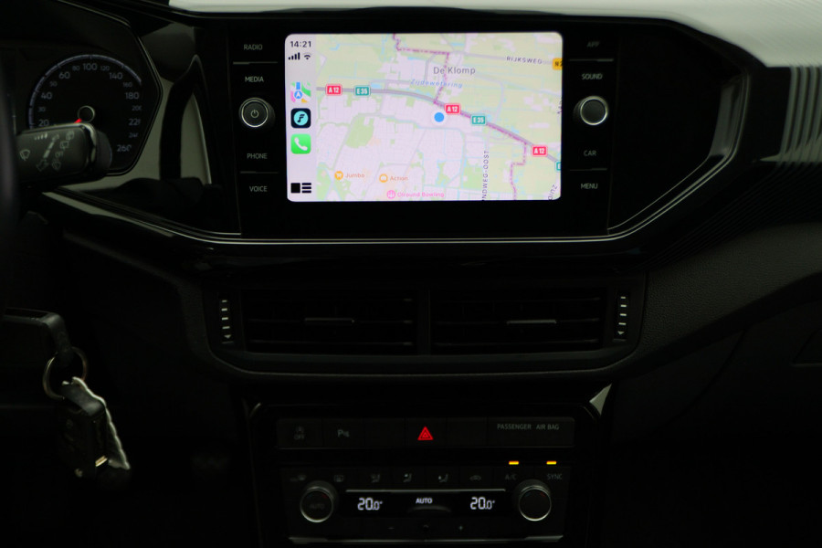 Volkswagen T-Cross 1.0 TSI Life Climate, ACC, Apple CarPlay, Navigatie by App, Front Assist, PDC, 17''