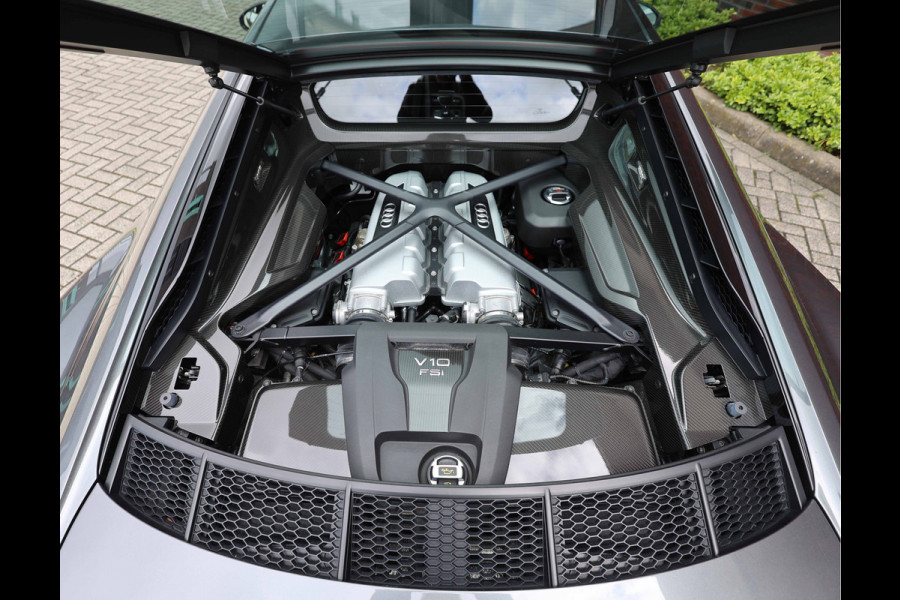 Audi R8 5.2 FSI Quattro V10 Plus *Dealer odh*Carbon*Magnetic Ride*Keramisch*