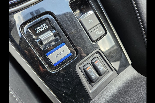 Mitsubishi Outlander 2.4 Intense Plug In Hybride PHEV | Trekhaak Afn | alcantara Sportstoelen Verwarmd | Navi Full Map | Camera | DAB | Apple Carplay |