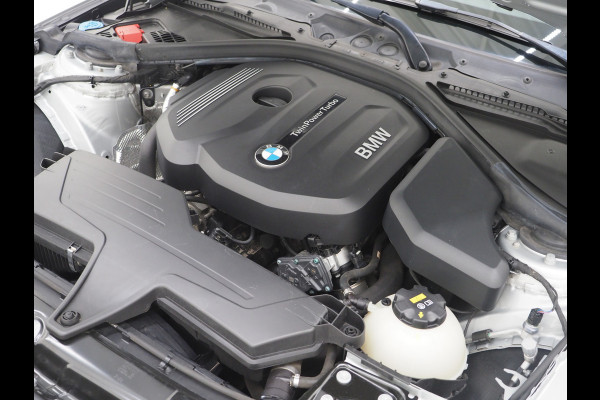 BMW 3 Serie Touring 318i LCI | LED | Cruise Control | Climate Control | Navigatie