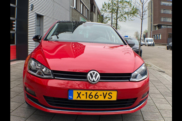 Volkswagen Golf - 1.4 TSi -16V Bad Ass BMT - Navigatie I Airco I PDC I Sport pakket I Dealer onderhouden