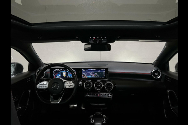 Mercedes-Benz A-Klasse 180 AMG Black Edition Pano Carplay NAP