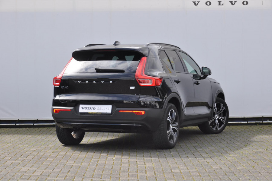 Volvo XC40 T5 262PK Automaat Recharge R-Design / Adaptieve cruise control / Keyless entry / Elektrische stoelen met geheugen / Parkeersensoren met camera / Elektrische achterklep / semi elektrische achterklep