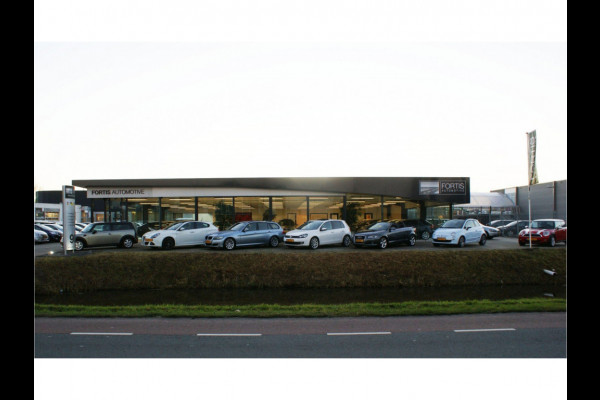 Peugeot 308 SW 1.2 PureTech Blue Lion NL AUTO | TREKHAAK | ECC | NAVI | PDC |