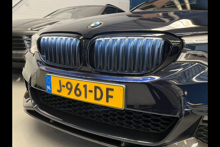 BMW 5 Serie Touring 520i M Sport Competition uitgevoerd ZEER COMPLEET | DEALER ONDERHOUDEN | PANO | LEDER