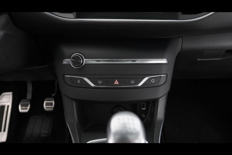 Peugeot 308 1.6 TURBO GTi 270 pk | Leer-Alcantara | Panoramadak  | Parkeersensoren | Navigatie | DAB+ | Denon soundsystem | 19 Inch Velgen | LED