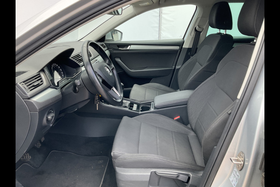 Škoda Superb Combi 1.6 TDI Xenon/Led Navi 18inch Orig-NL Ambition Business