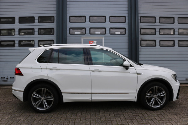 Volkswagen Tiguan 1.4 TSI ACT Business R Virtuel cockpit Navi Keyless entry/go Led T-haak 150pk!!