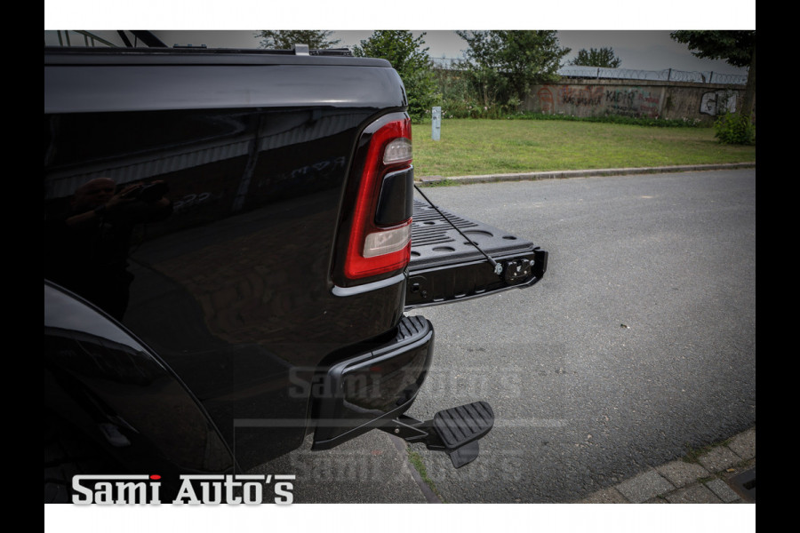 Dodge Ram 1500 4 JAAR GARANTIE | LPG | COVER | GROOTSCHERM 12" INCH | LARAMIE NIGHT PERFORMANCE | 5 PERSOONS | ZWART | HEMI 5.7 V8 4x4 CREWCAB 5'7 | GRIJSKENTEKEN | DUBBELE CABINE | DIRECT RIJDEN | BESTE PRIJS VAN NEDERLAND | VOORRAAD NR 2087 -  4713