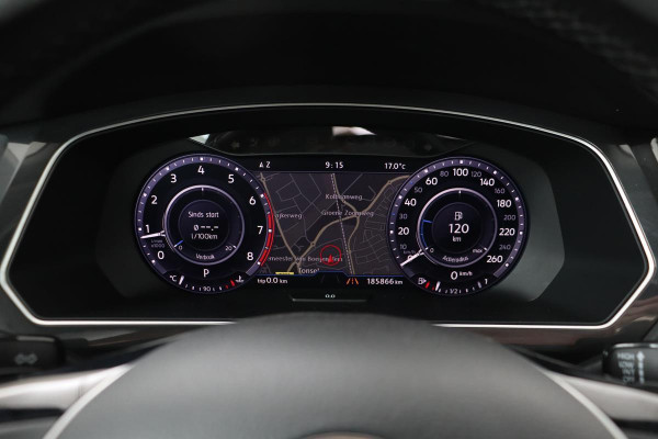 Volkswagen Tiguan 1.4 TSI R-line | Leder | Panoramadak | Stoelverwarming | Adaptive cruise | Carplay | Trekhaak | Navigatie | PDC | Memory