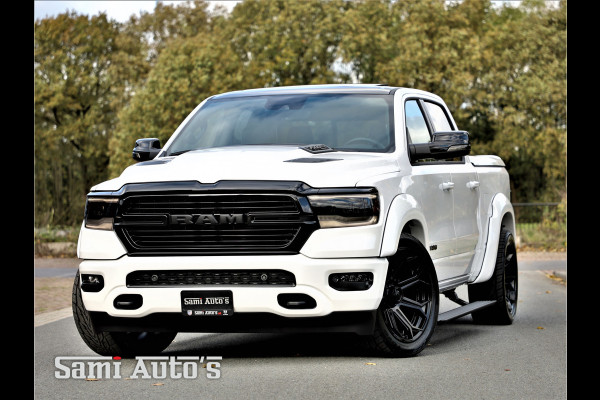 Dodge Ram 1500 LARAMIE NIGHT | BOM VOL | LPG | HUD | VIRTUAL | LUCHTVERING | DEKSEL | PANORAMADAK | BRIGHT WIHTE | 5.7 V8 HEMI 402PK 4x4 | CREWCAB 5 PERSOONS | GRIJSKENTEKEN | VOORRAAD NR 2147 - 4802