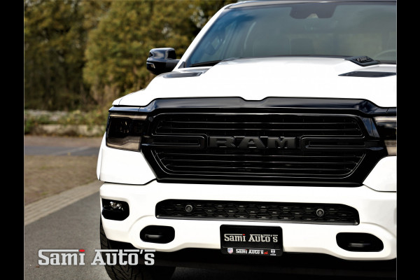 Dodge Ram 1500 LARAMIE NIGHT | BOM VOL | LPG | HUD | VIRTUAL | LUCHTVERING | DEKSEL | PANORAMADAK | BRIGHT WIHTE | 5.7 V8 HEMI 402PK 4x4 | CREWCAB 5 PERSOONS | GRIJSKENTEKEN | VOORRAAD NR 2147 - 4802