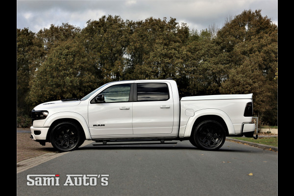 Dodge Ram 1500 LARAMIE NIGHT | BOM VOL | LPG | HUD | VIRTUAL | LUCHTVERING | DEKSEL | PANORAMADAK | BRIGHT WIHTE | 5.7 V8 HEMI 402PK 4x4 | CREWCAB 5 PERSOONS | GRIJSKENTEKEN | VOORRAAD NR 2147 - 4802